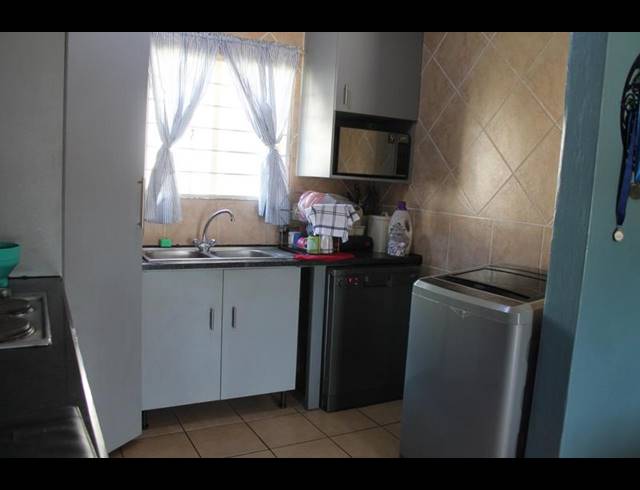 2 BEDROOM TOWNHOUSE FOR SALE IN ORIEL